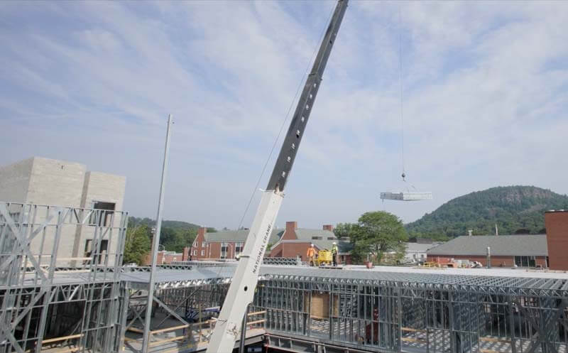 crane-hoisting-frames-at-qu